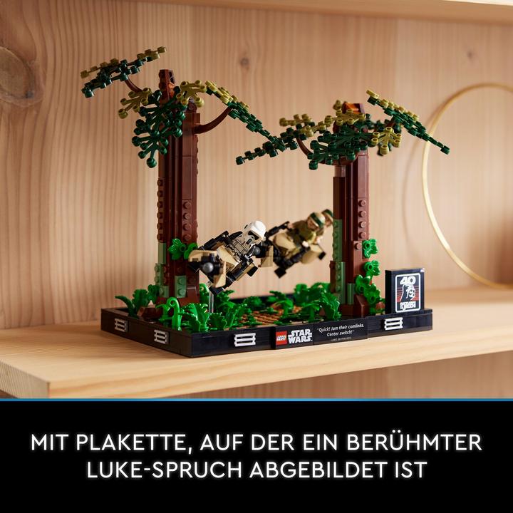 Actual product image LEGO Chase on Endor - Diorama (75353, LEGO Star Wars)