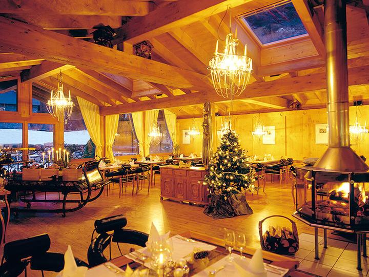 Produktbild Smartbox 1 Übernachtung im 4* Hotel mit Abendessen für 2 (2 Pers.)
