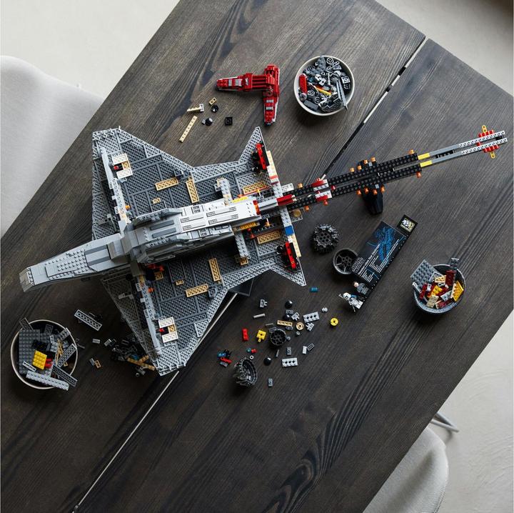 Actual product image LEGO UCS Venator-class Republic Attack Cruiser (75367, LEGO Star Wars, LEGO Rare Sets)
