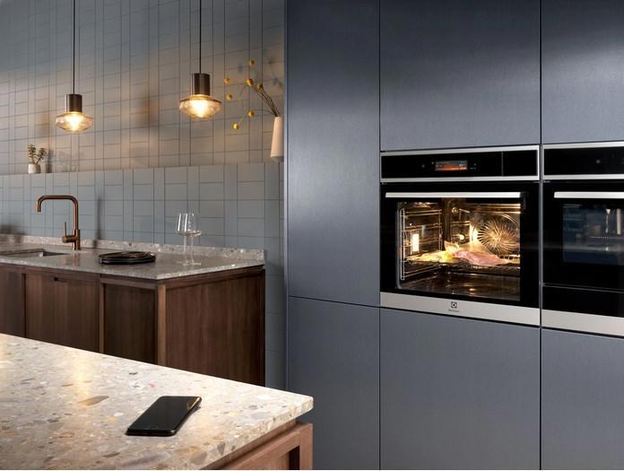 Actual product image Electrolux EOB7S31X A+, Stainless steel