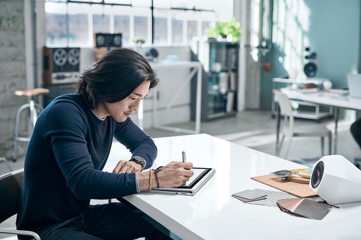 Actual product image Microsoft Surface Book - Performance Base, 1TB SSD (13.50", Intel Core i7-6600U, 16 GB, 1000 GB)