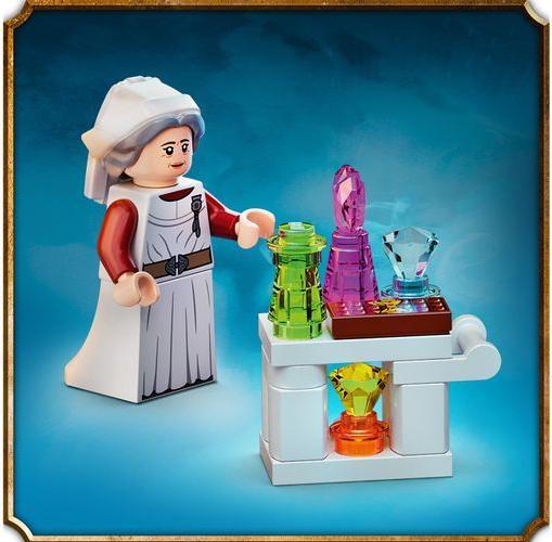 Actual product image LEGO Hogwarts Hospital Wing (76398, LEGO Harry Potter)