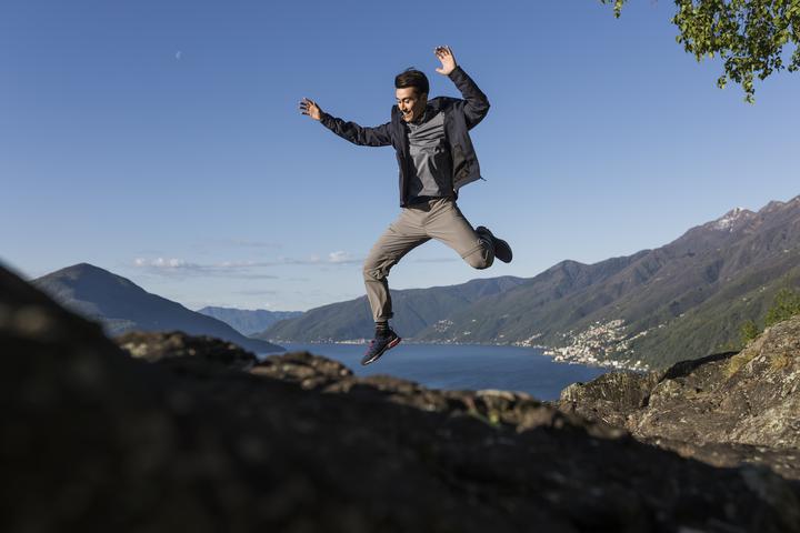 Immagine prodotto Maier Sports Pantaloni outdoor con zip leggera "Zillertal" Pantaloni da trekking da uomo in teak (3XL)