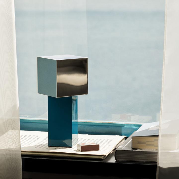 Image du produit &Tradition Pivot ATD7 Lampe de table portable Blue Silver (675 lm, G4)