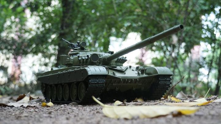 Immagine prodotto Es-toys Carro armato Heng Long RC Russo T-72 (RTR pronto all'uso)
