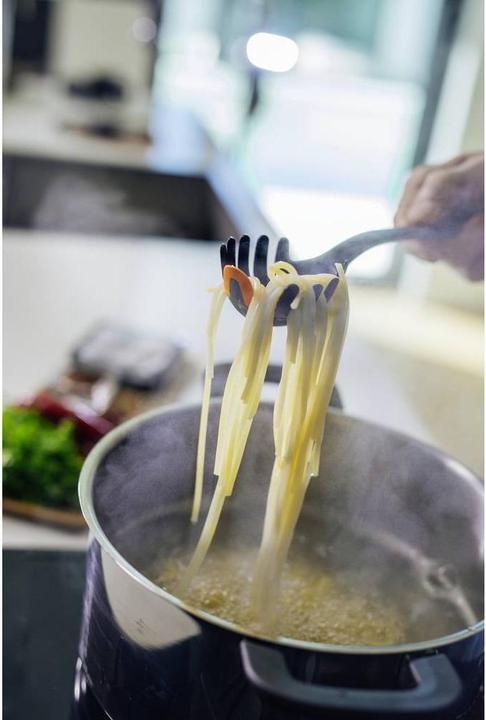 Actual product image Fiskars 1027301 Pasta spoon, black