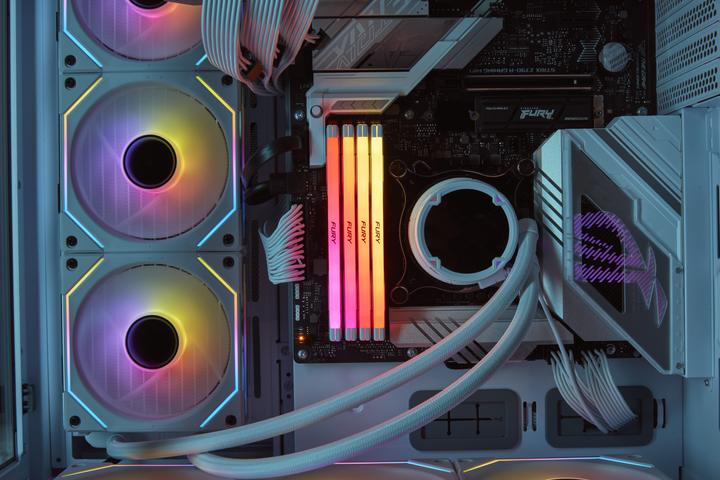 Image du produit Kingston FURY Renegade RGB (2 x 16GB, 8000 MHz, RAM DDR5, DIMM)
