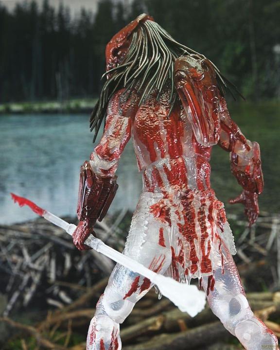 Image du produit Neca Prey Figurine Ultimate Feral Bear Blood Predator 18 cm
