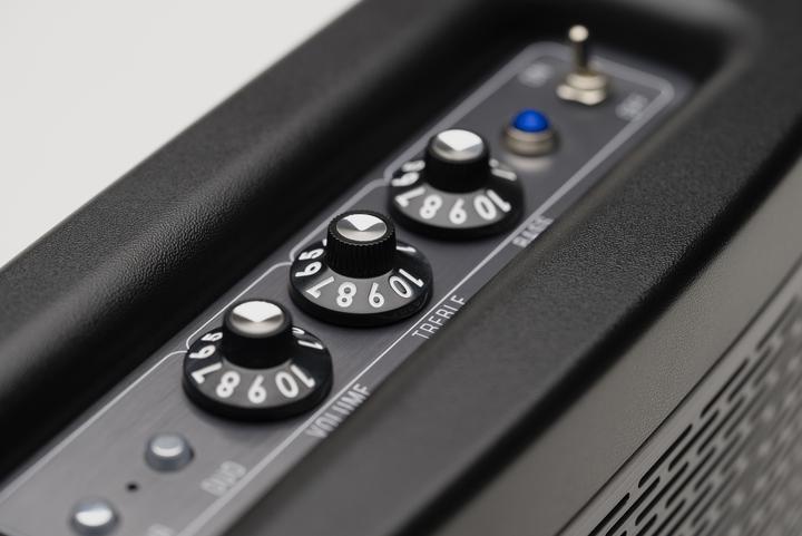 Produktbild Fender Newport2 30W Bluetooth Lautsprecher (12 h, Akkubetrieb, Netzbetrieb)