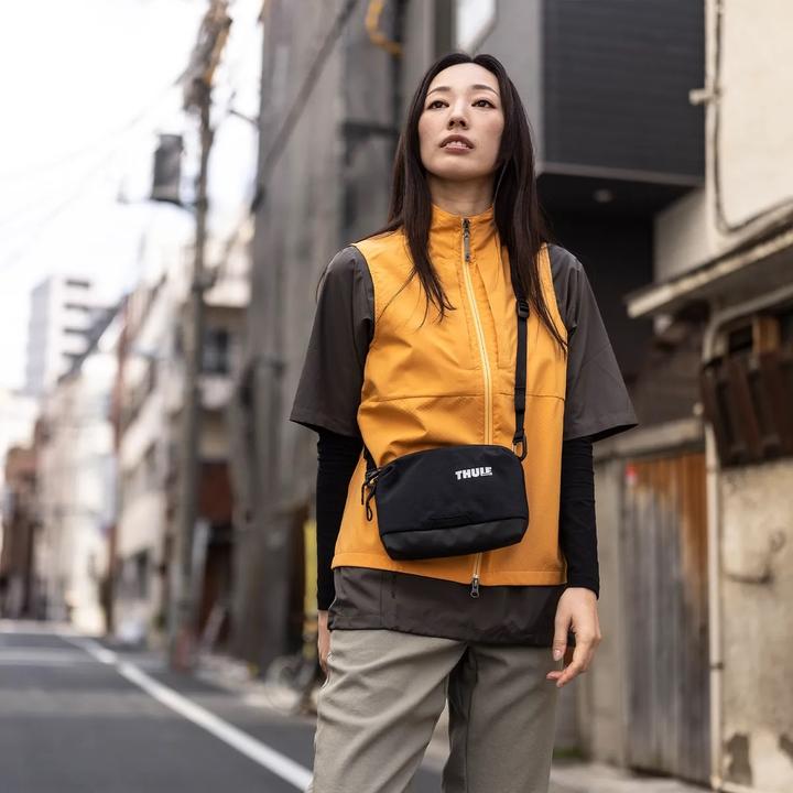 Produktbild Thule Paramount Crossbody 2L - Black