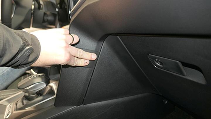 Immagine prodotto Brodit 856008 Supporto per auto Volkswagen Amarok 24-