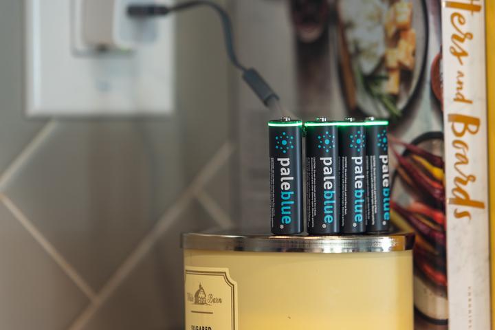 Actual product image Pale Blue AA USB-C (4 pcs., AA, 1700 mAh)
