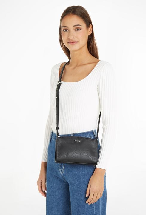 Produktbild Calvin Klein Umhängetasche CK Code Crossbody FA22