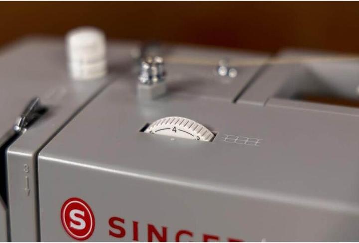 Actual product image Singer HD6805C