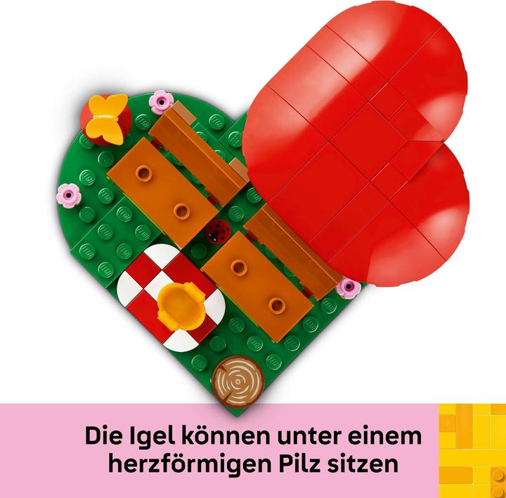 Actual product image LEGO Hedgehogs and their picnic date (40711, LEGO Seasonal Sets)