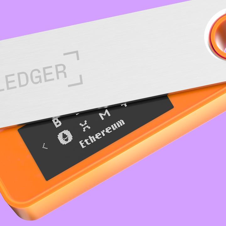 Produktbild Ledger Nano S Plus - Orange (Litecoin, Bitcoin, Dogecoin, Ethereum Classic, Dash)