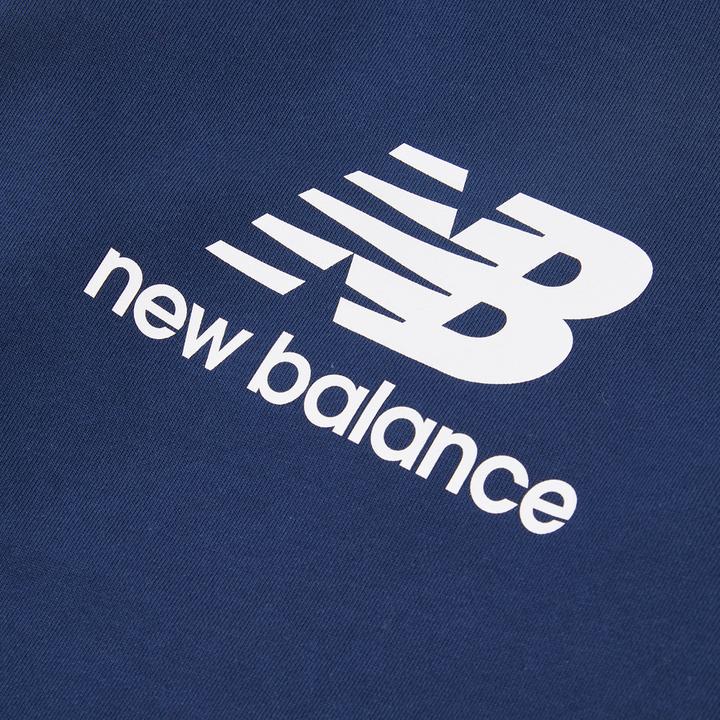Produktbild New Balance B French Terry Stacked Logo Crew (12, 13)
