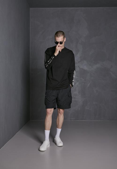 Actual product image Urban Classics Nylon Cargo Shorts (L)