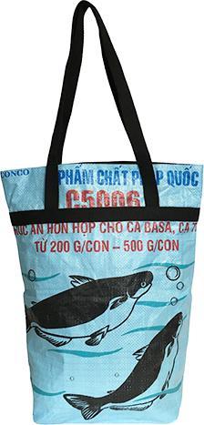 Produktbild Bekos Upcycling - Grosse Einkaufstasche aus recycelten Fischfuttersäcke hellblau