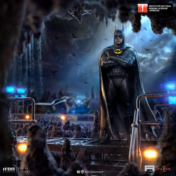 Produktbild Iron Studios DC Comics The Flash Movie statuette 1/10 Art Scale Batman 23 cm