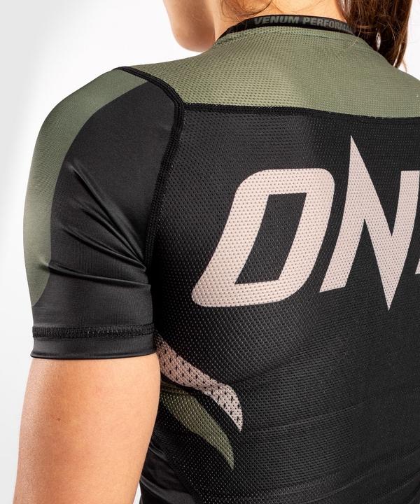 Immagine prodotto Venum ONE FC Impact Rashguard a maniche corte - da donna - Nero/Nero (M, L)