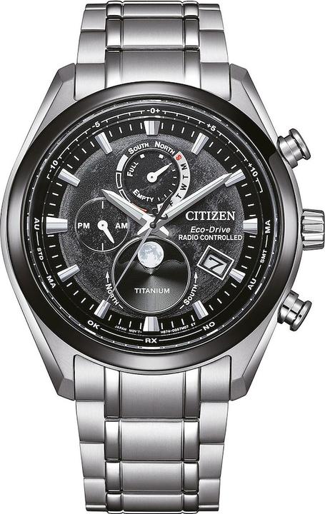 Immagine prodotto Citizen BY1018-80E Eco-Drive Moon Phase Orologio radiocomandato in titanio 43mm 10ATM (Orologio a fase lunare, 43 mm)