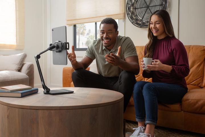 Actual product image TwelveSouth HoverBar with Snap