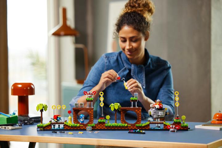 Immagine prodotto LEGO Sonic the Hedgehog - Green Hill Zone (21331, LEGO Ideas)