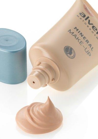 Produktbild dm alverde Mineral Make-up beige rosé 03 (Beige Rosé)