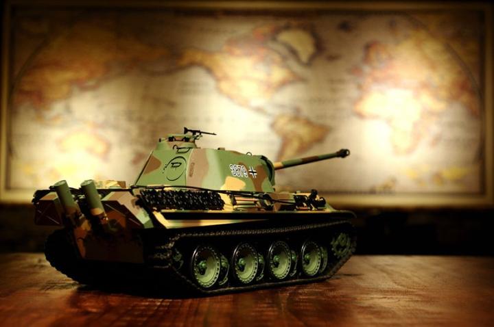 Actual product image Es-toys Heng Long RC Tank Panther G 1:16 pro (RTR Ready-to-Run)