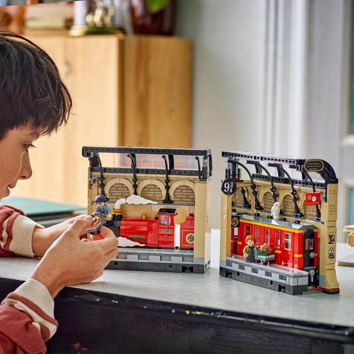 Produktbild LEGO Buchstütze: Hogwarts Express (76450, LEGO Harry Potter)