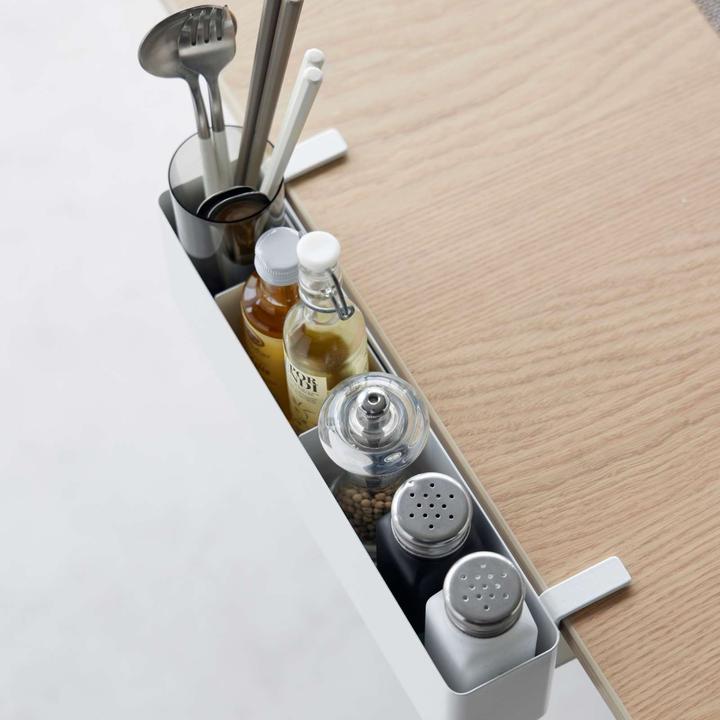 Actual product image Yamazaki Schmaler Tisch-Klemm-Korb TOWER
