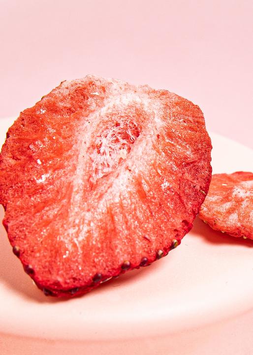 Actual product image KoRo Freeze-dried strawberry slices (350 g)