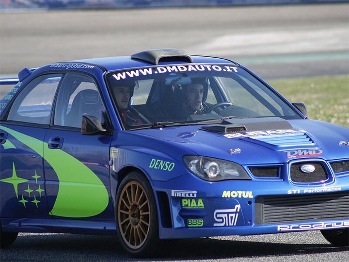 Produktbild Smartbox 2 Runden im Subaru Rally auf der Rennstrecke von Ottobiano (1 Pers.)