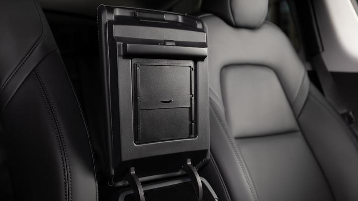 Produktbild Made4EV Geheimfach in der Armlehne für das Tesla Model 3/Y
