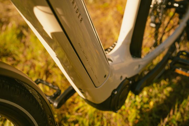 Actual product image Rockrider E-Bike SUV Trekking 28 inch e-actv 500 LF low entry Yamaha beige