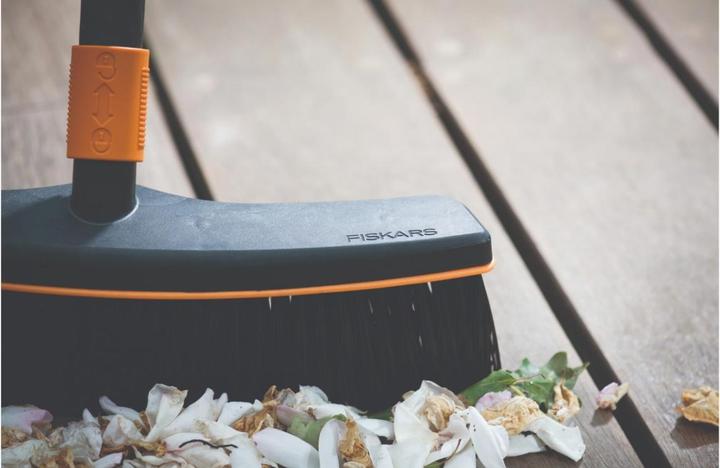 Immagine prodotto Fiskars Scopa di strada (1 pz.)