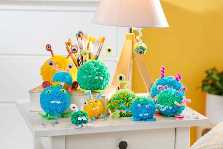 Actual product image VBS Pompom maker set