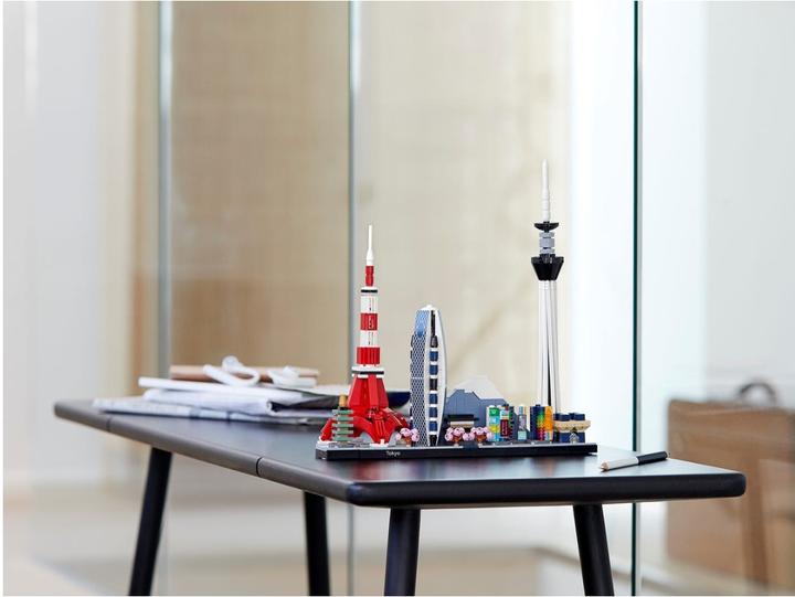 Actual product image LEGO Tokyo (21051, LEGO Architecture)