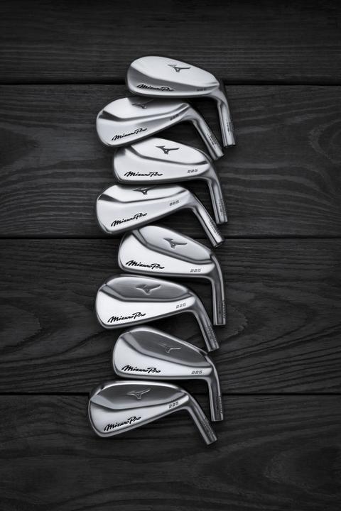 Actual product image Mizuno Pro 225 (Right-handed)