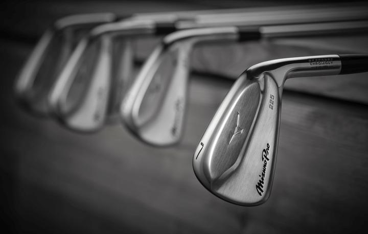Mizuno Pro 225
