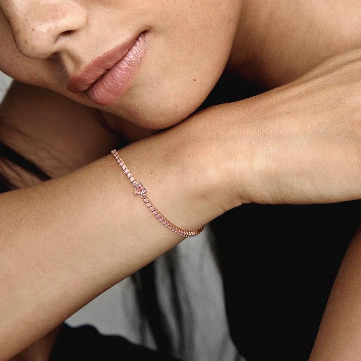Immagine prodotto Pandora Bracciale da tennis in oro rosa 14k con pavé di cuori scintillanti (16 cm, Metallo, placcato oro rosa)