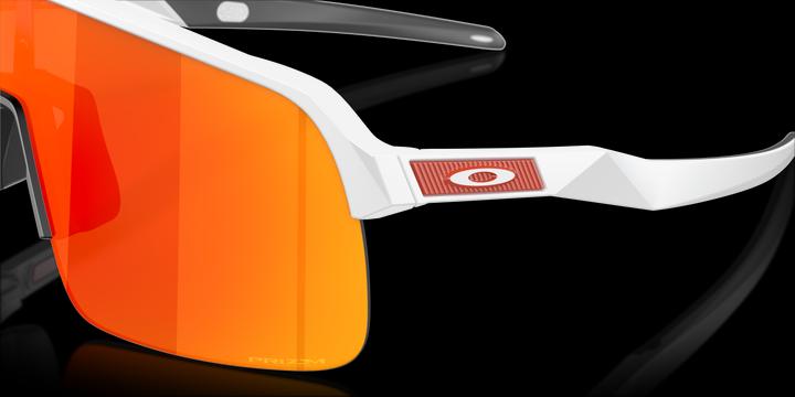 Image du produit Oakley Sutro Lite (Blanc poli, prizm rubis)