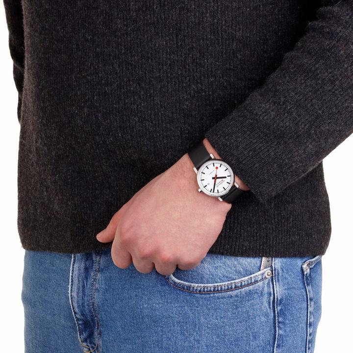 Actual product image Mondaine Evo2 - Automatic (Analogue wristwatch, Swiss made, 40 mm)
