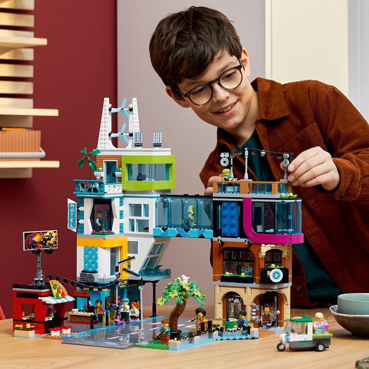 Produktbild LEGO Stadtzentrum (60380, LEGO City)