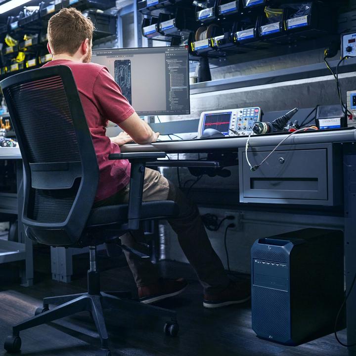 Produktbild HP Z8 G5 (Intel Xeon Gold 6430, 128 GB, 2000 GB, RTX A2000)