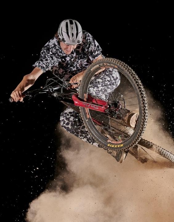 Actual product image Loose Riders Skulls Jersey Party Shirt (S)