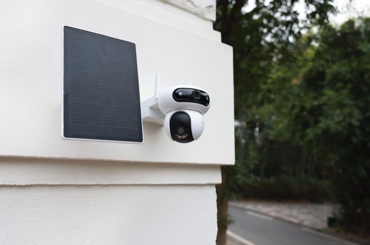 Actual product image EZVIZ HB90+8W solar panel (2880 x 1620 Pixels)