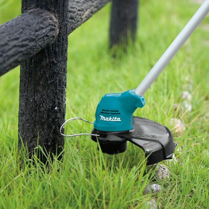 Actual product image Makita UR100DWAE Cordless Trimmer / Trimmer, 10.8V, 2x2.0Ah Li-ion CLX, 230mm, 2.3kg (Trim line)