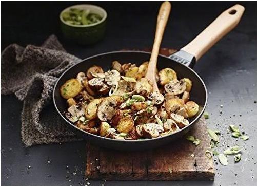 Produktbild Staub Bratpfanne mit Holzgriff, 26 cm (26 cm, Bratpfanne, Gusseisen)